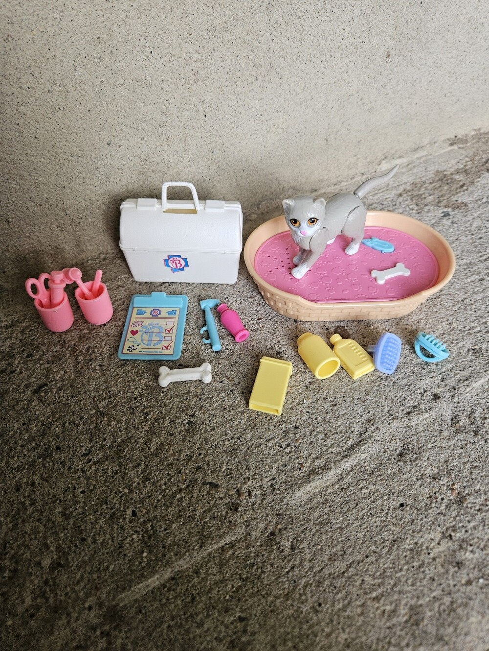 1990s Barbie Vet Set